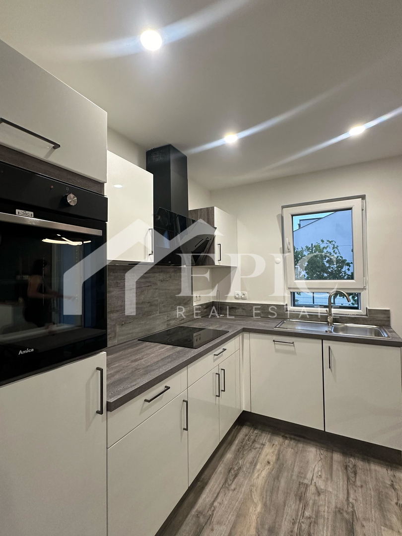 VILLA INDIPENDENTE CON 4 UNITÀ ABITATIVE