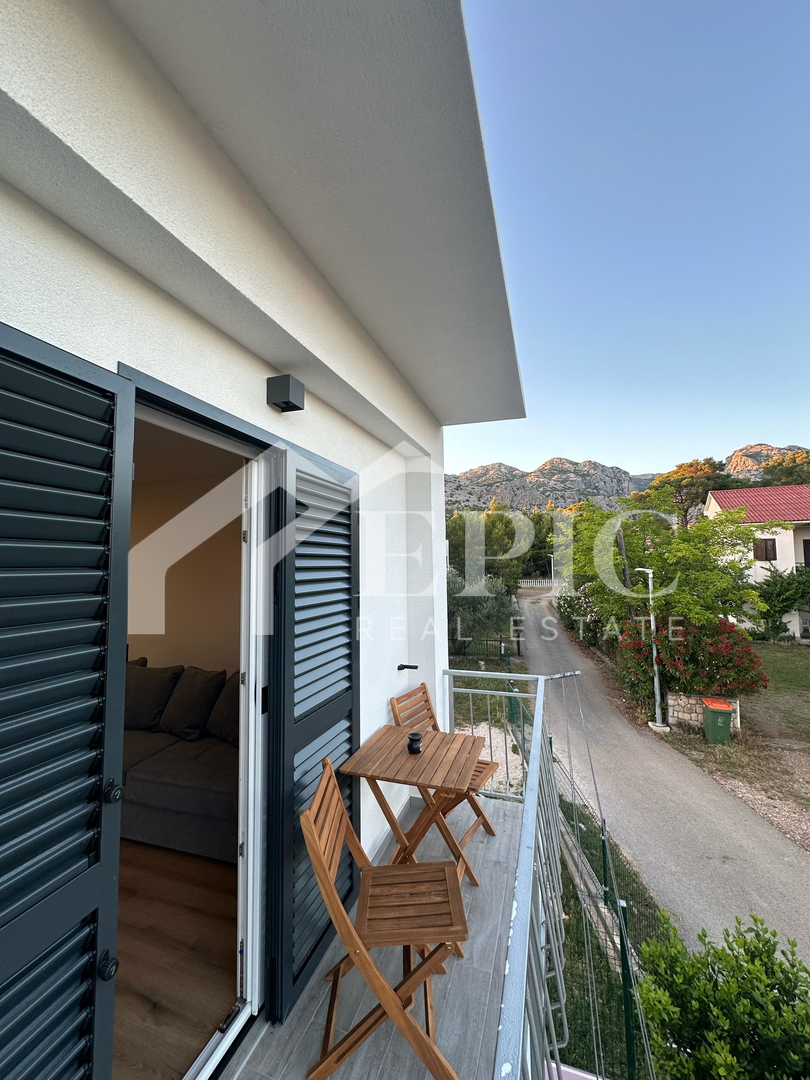 VILLA INDIPENDENTE CON 4 UNITÀ ABITATIVE