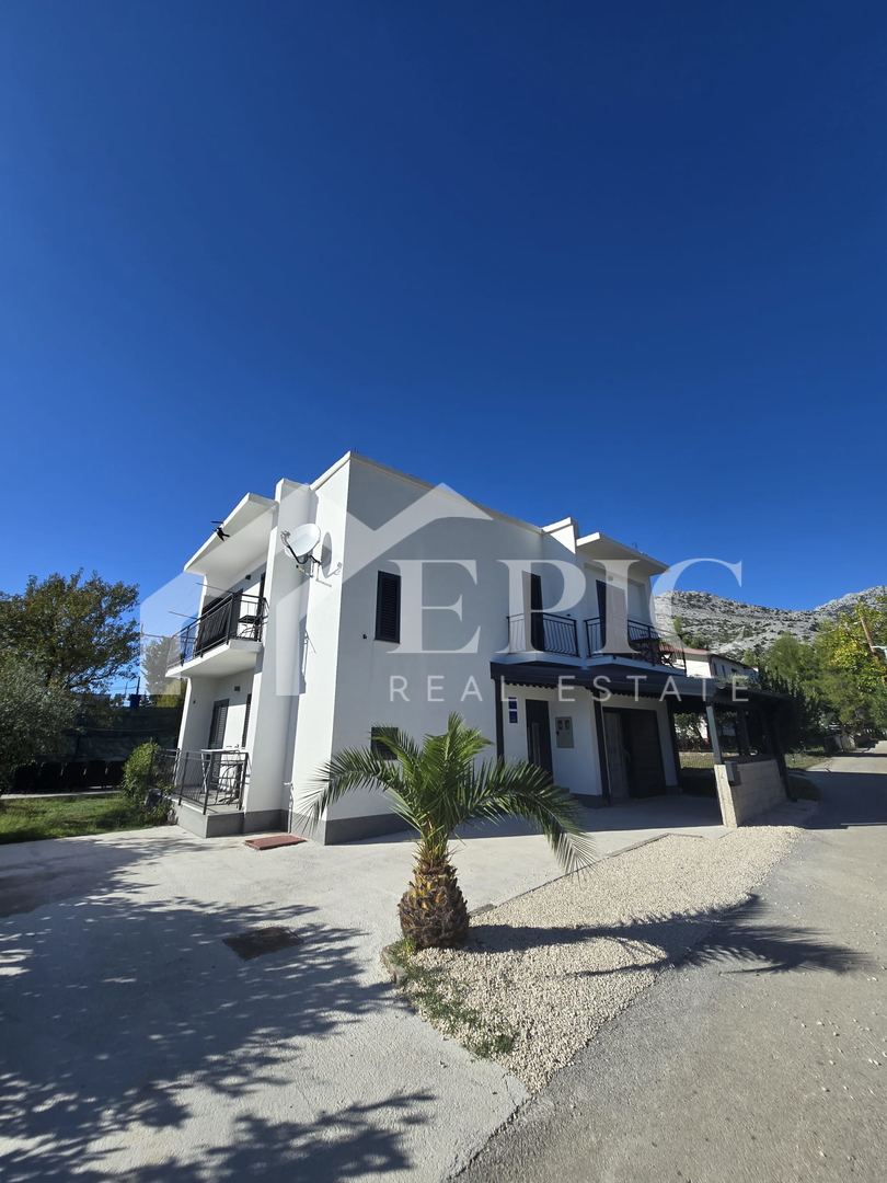 VILLA INDIPENDENTE CON 4 UNITÀ ABITATIVE