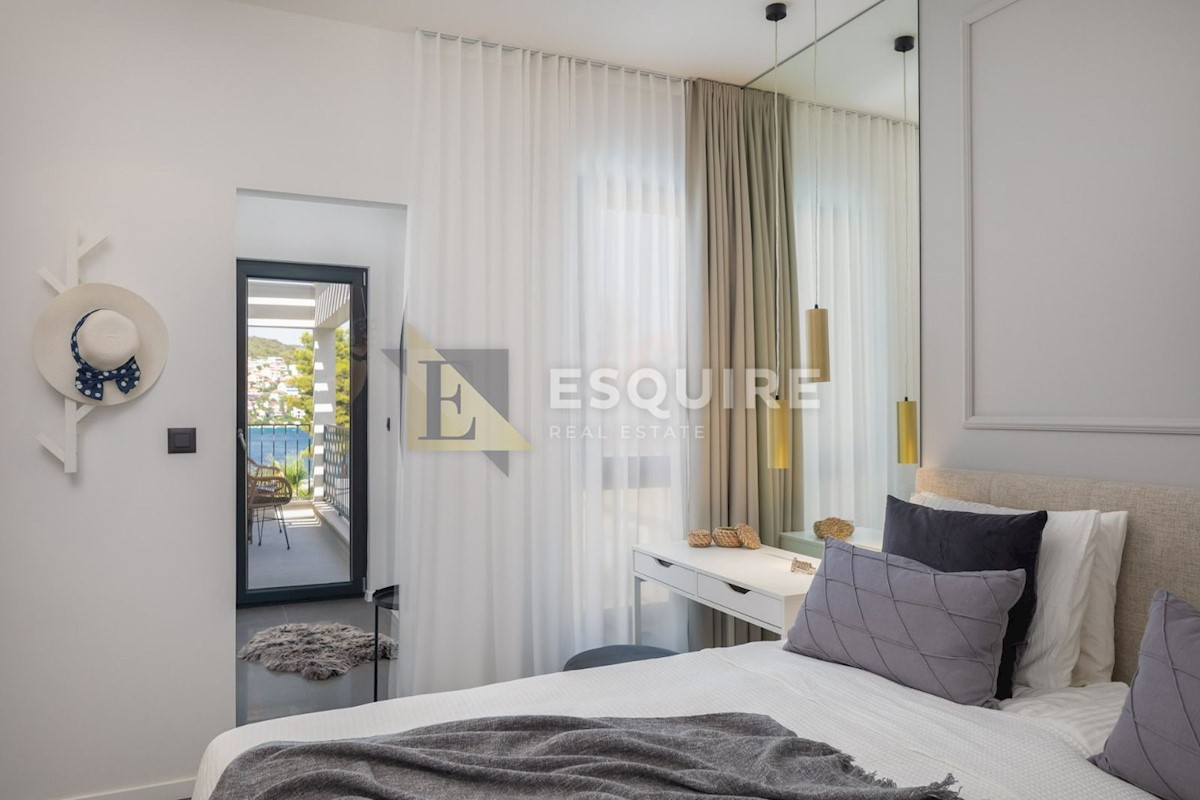 Casa Okrug Gornji, Okrug, 280m2