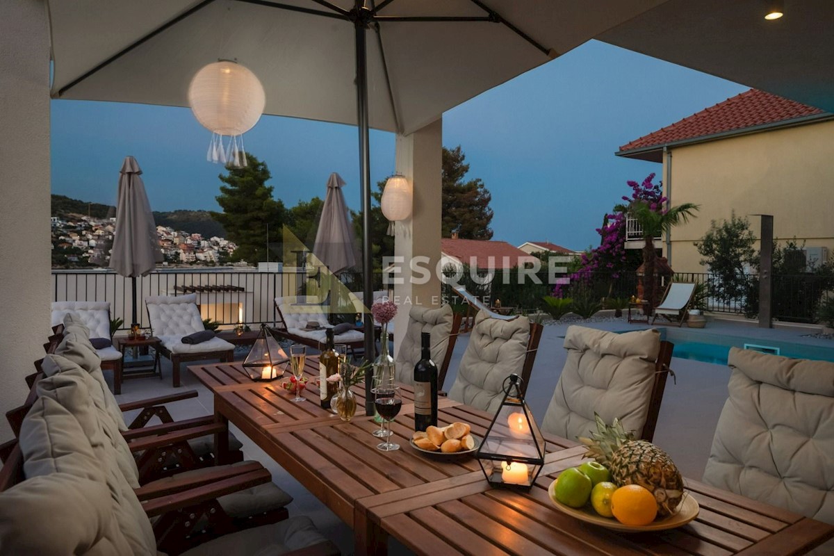 Casa Okrug Gornji, Okrug, 280m2