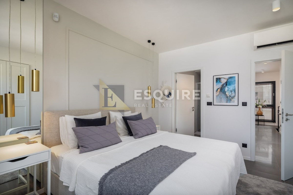 Casa Okrug Gornji, Okrug, 280m2