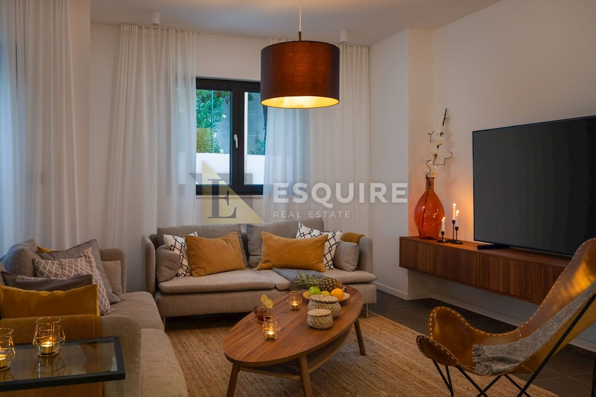 Casa Okrug Gornji, Okrug, 280m2