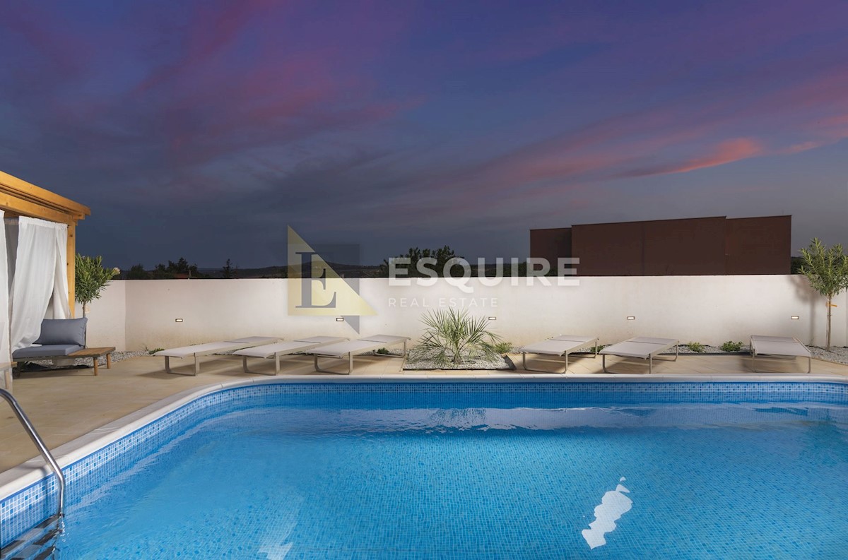 Casa Posedarje, 280m2