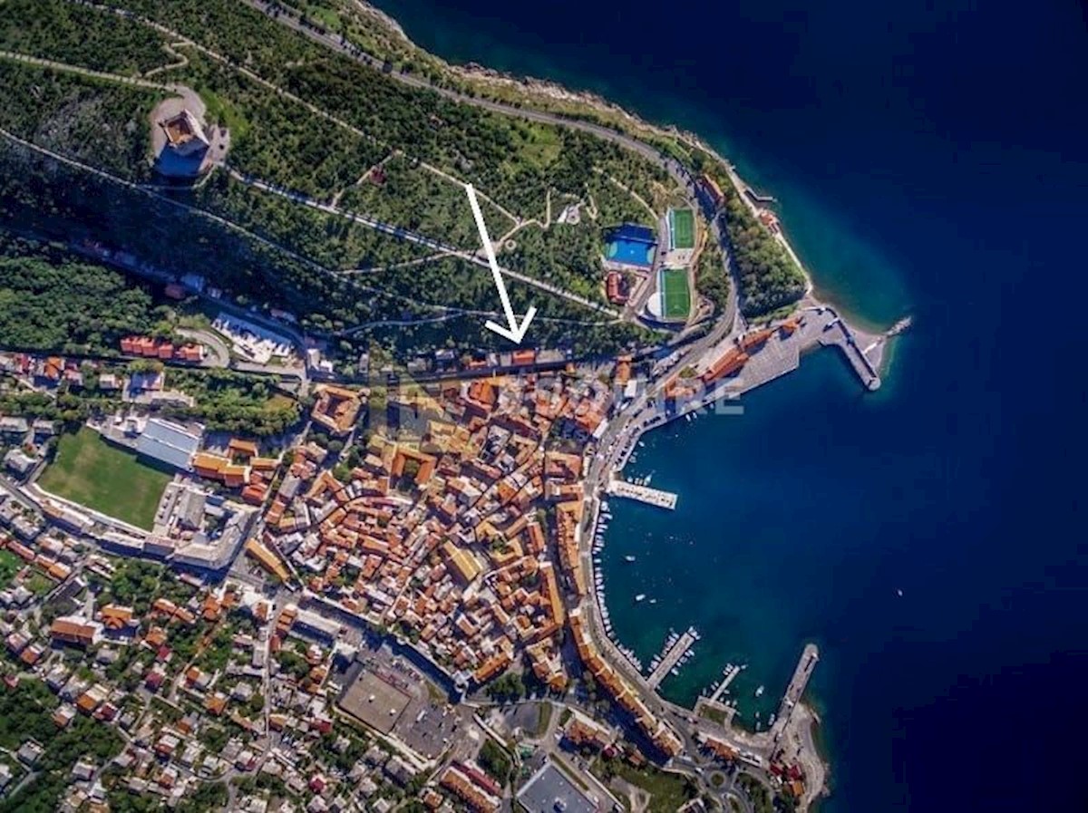 Commerciale Senj, 1.000m2