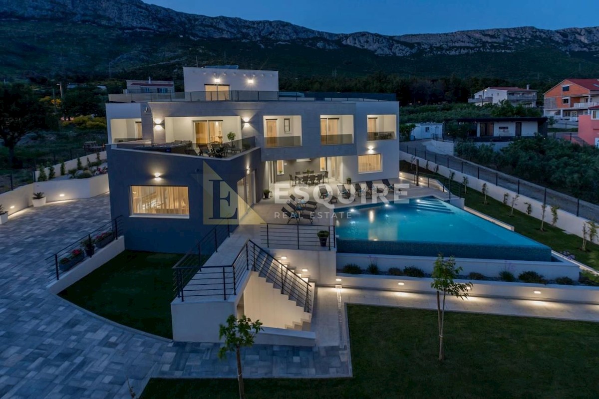 Casa Split okolica, Split - Okolica, 350m2