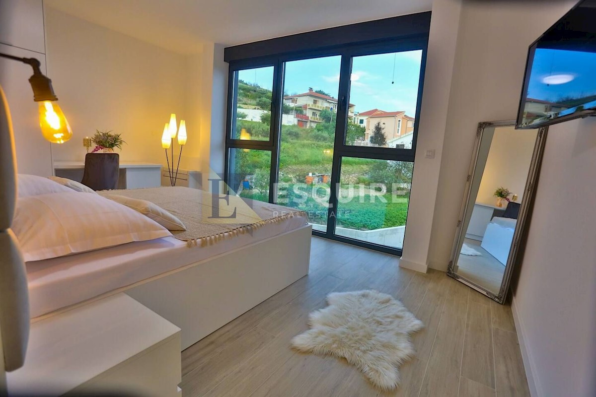 Casa Split okolica, Split - Okolica, 300m2