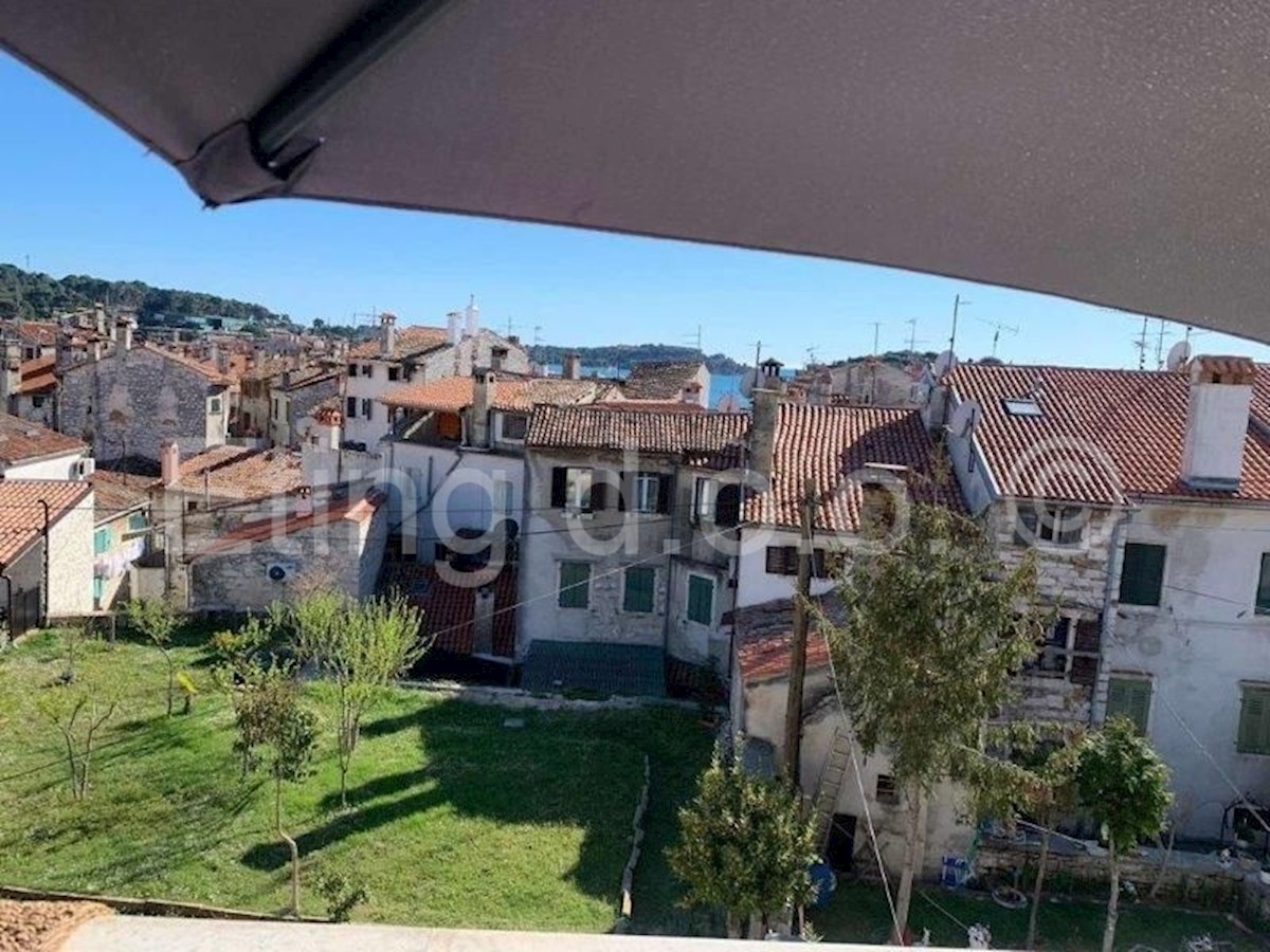 Centro di Rovigno, casa in pietra con vista mare!