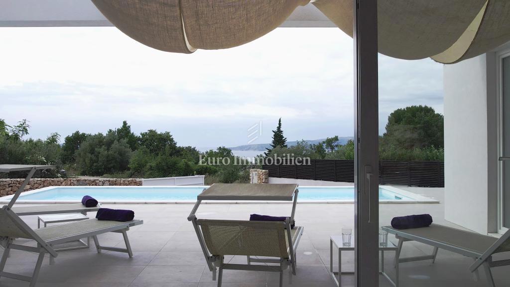 Casa con piscina e vista mare - dintorni di Veglia