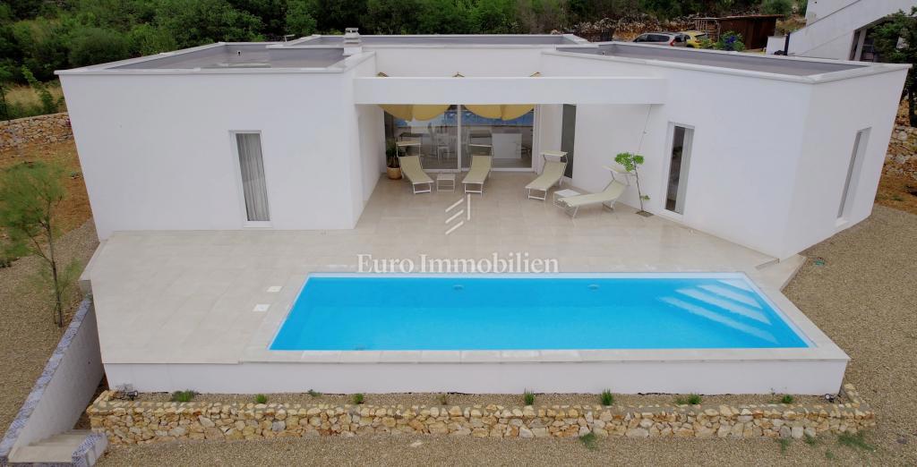 Casa con piscina e vista mare - dintorni di Veglia