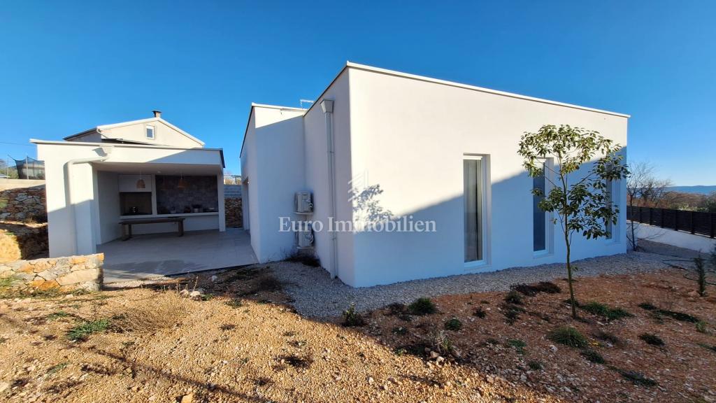 Casa con piscina e vista mare - dintorni di Veglia