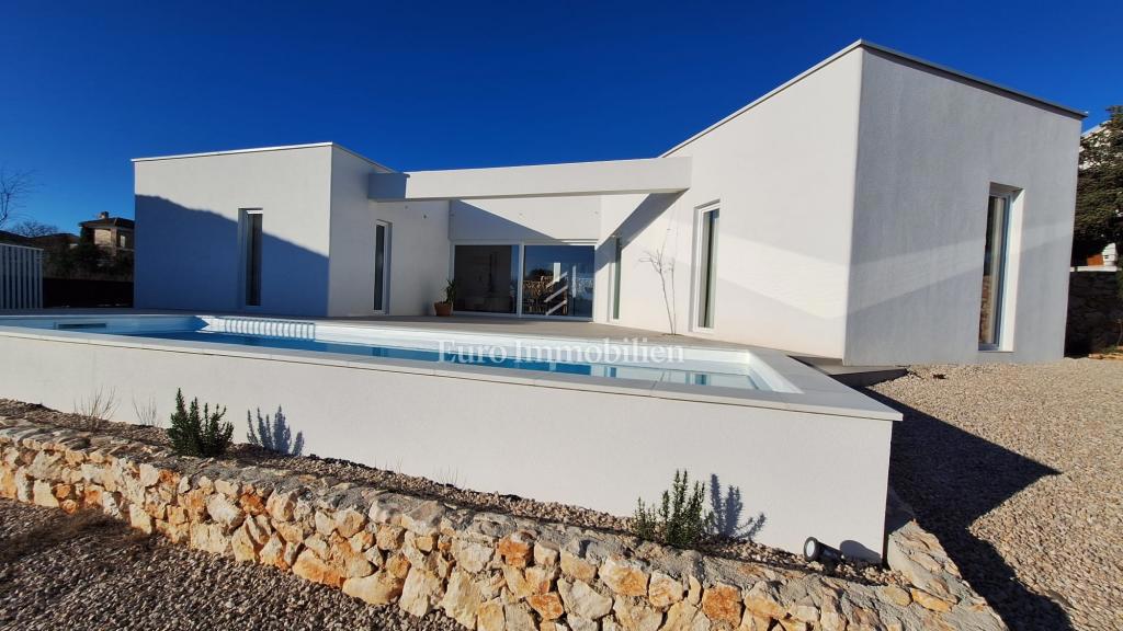 Casa con piscina e vista mare - dintorni di Veglia