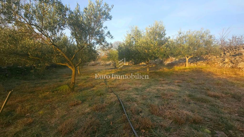 Malinska - terreno con vista mare vicino alla spiaggia