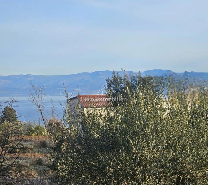 Malinska - terreno con vista mare vicino alla spiaggia