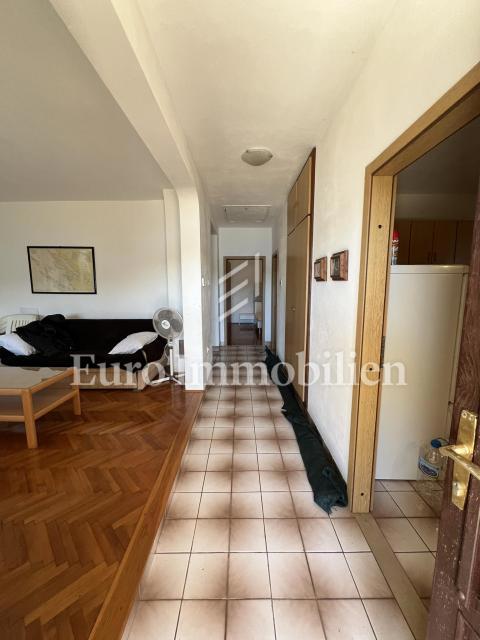 Brgulje - Molat, casa con garage in prima fila al mare