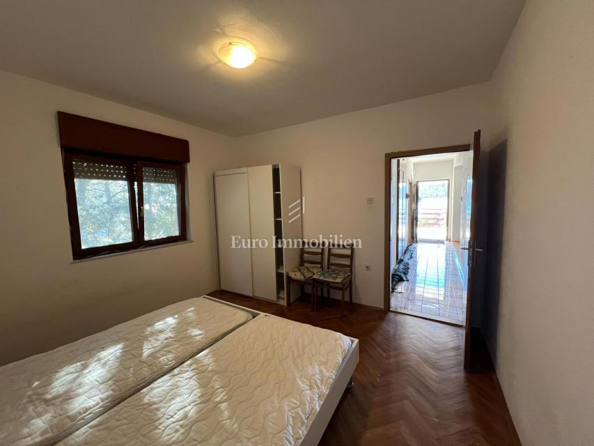 Brgulje - Molat, casa con garage in prima fila al mare