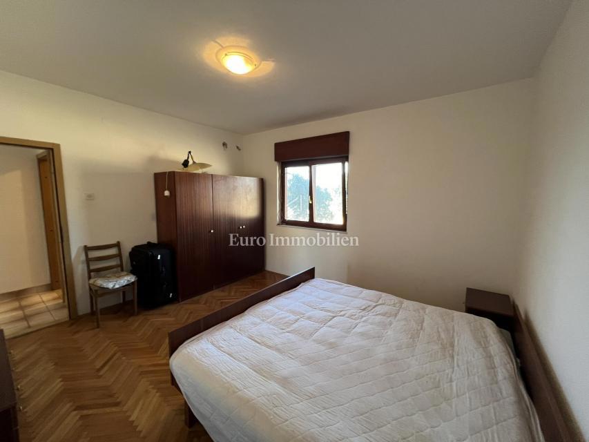 Brgulje - Molat, casa con garage in prima fila al mare