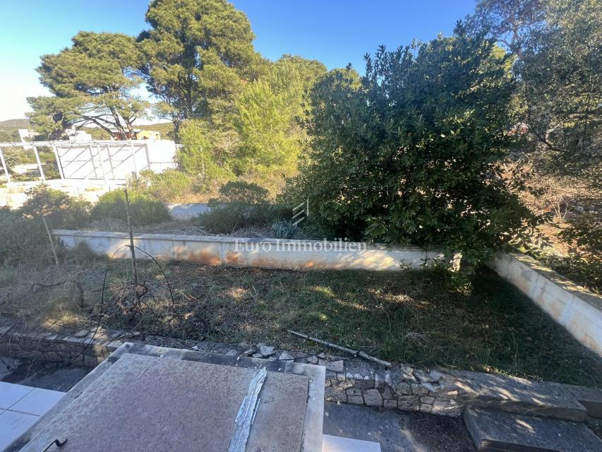 Brgulje - Molat, casa con garage in prima fila al mare