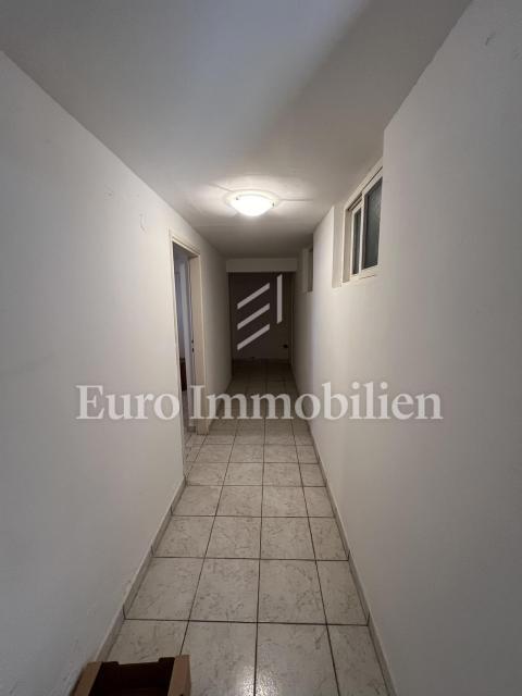 Brgulje - Molat, casa con garage in prima fila al mare