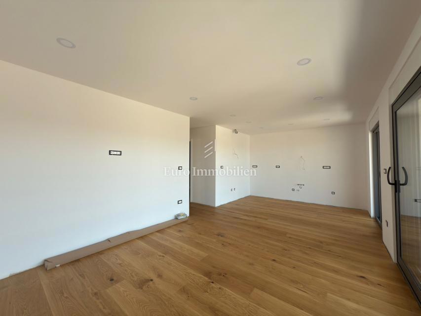 Nuovo appartamento con vista mare nel centro di Makarska