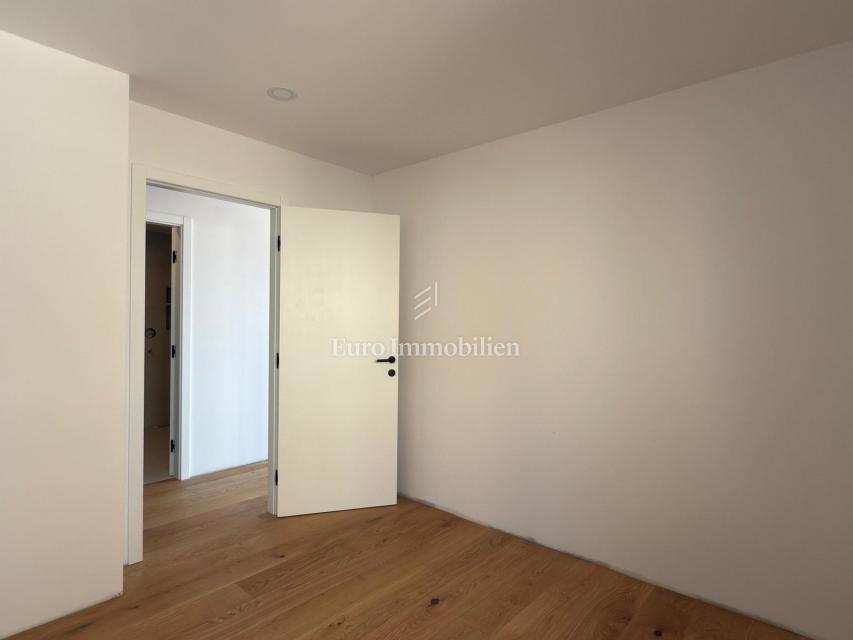 Nuovo appartamento con vista mare nel centro di Makarska