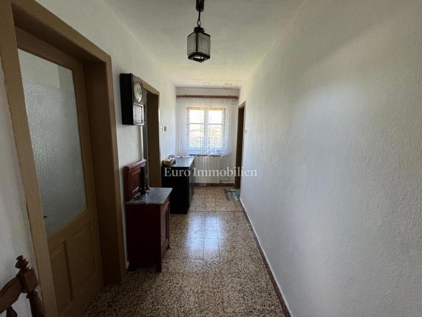 Casa in pietra vicino a Albona