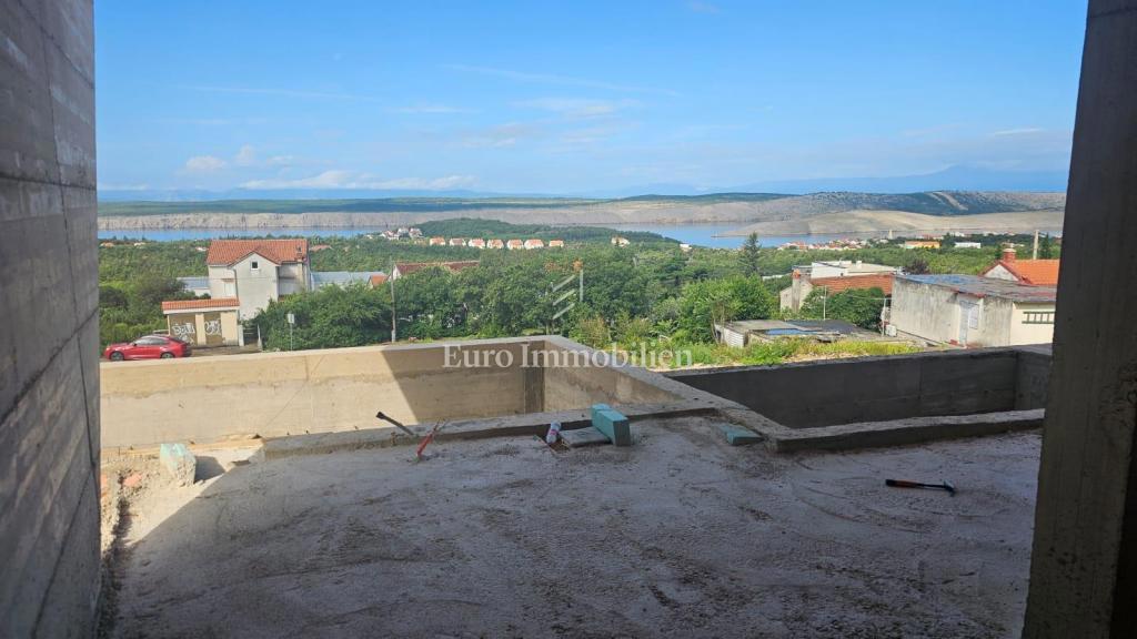 Jadranovo, moderna casa bifamiliare con piscina a Roh Bau