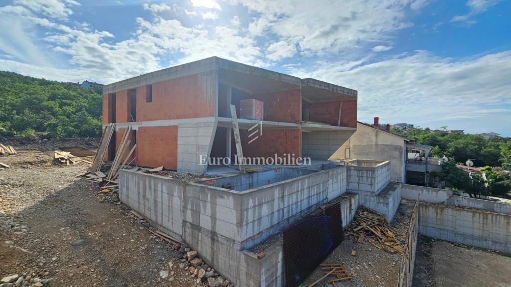 Jadranovo, moderna casa bifamiliare con piscina a Roh Bau