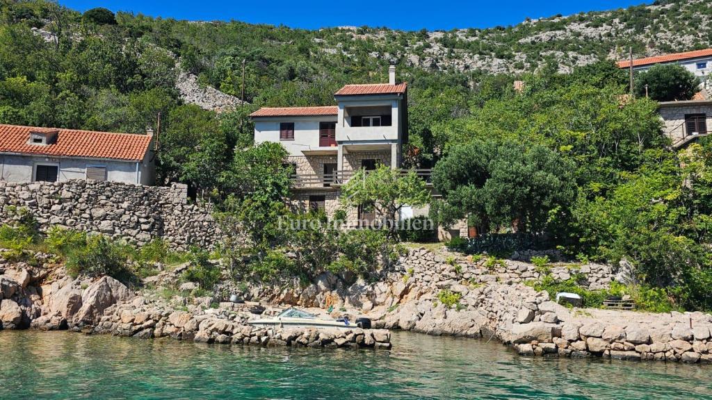 Casa Jablanac in riva al mare