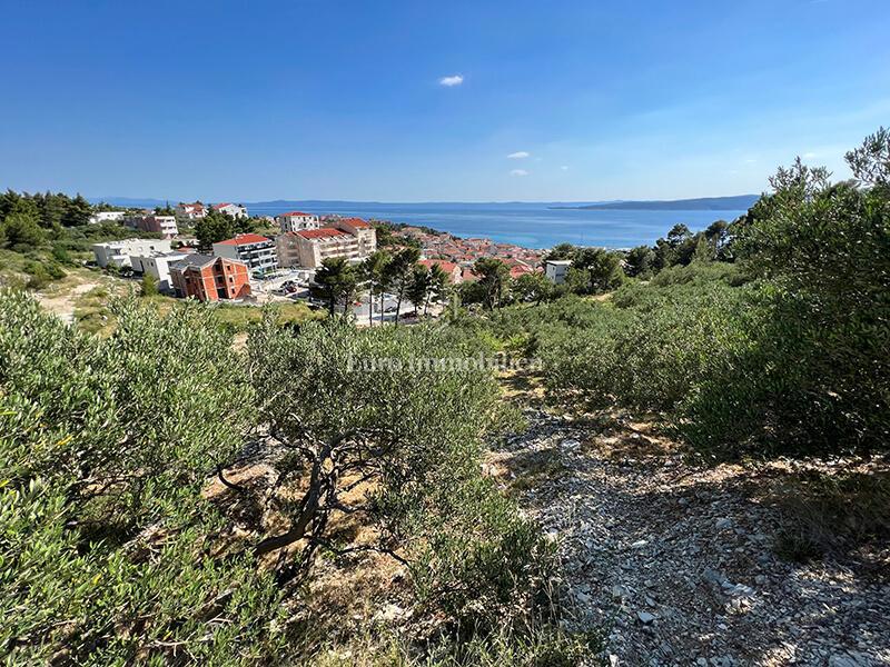 Baška Voda - terreno edificabile con vista mare