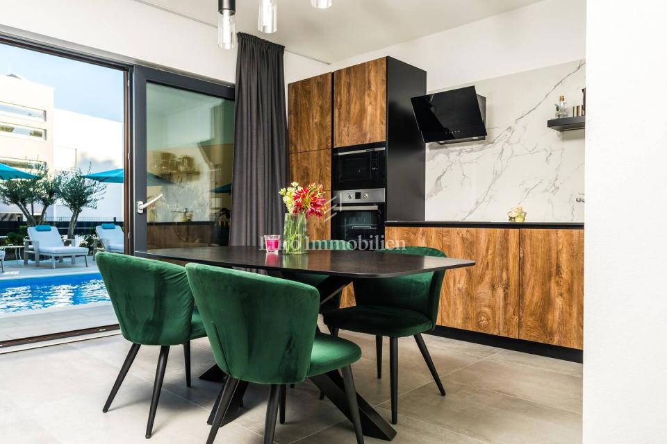 Vir, villa urbana con piscina