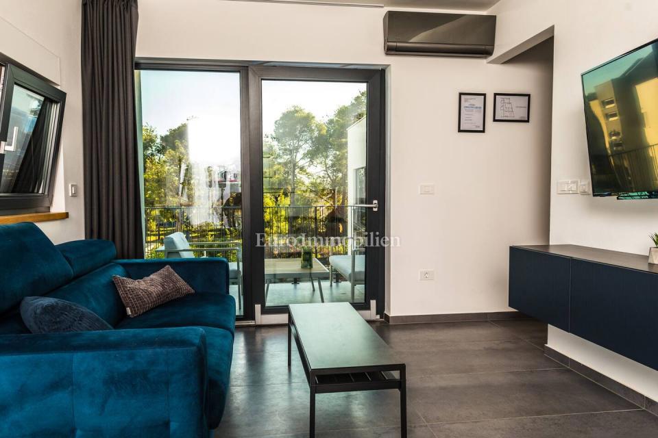 Vir, villa urbana con piscina