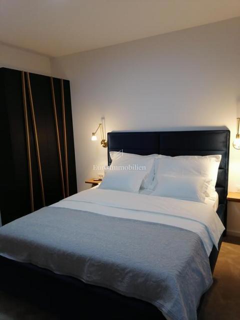 Vir, villa urbana con piscina