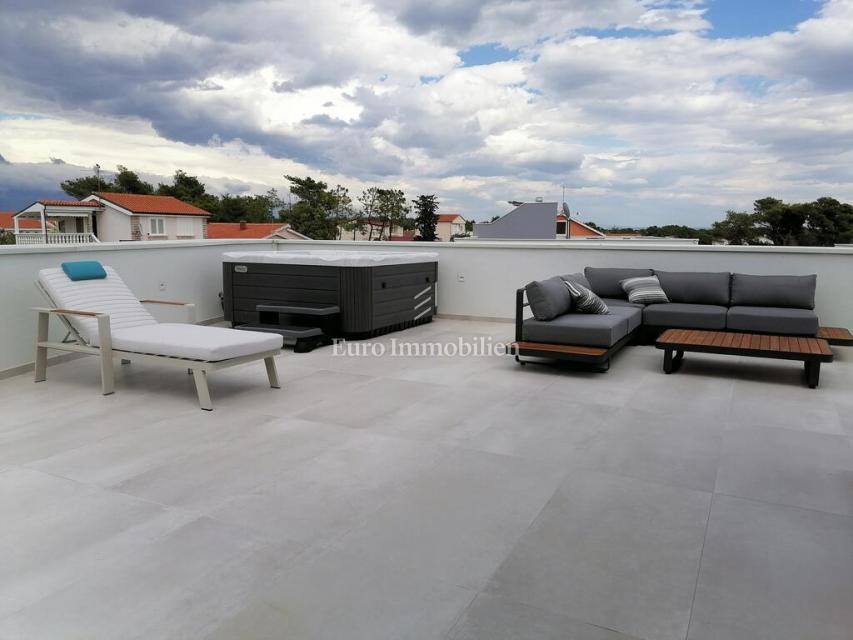 Vir, villa urbana con piscina