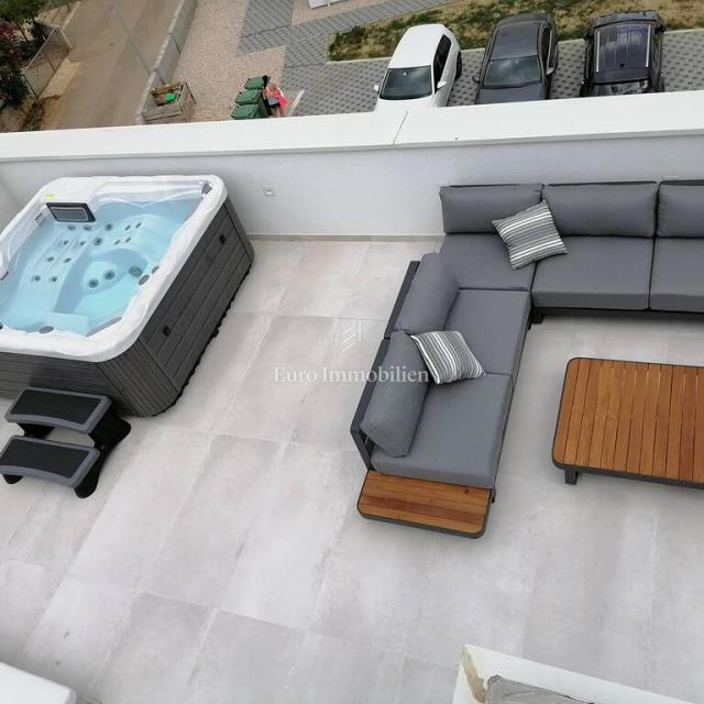 Vir, villa urbana con piscina