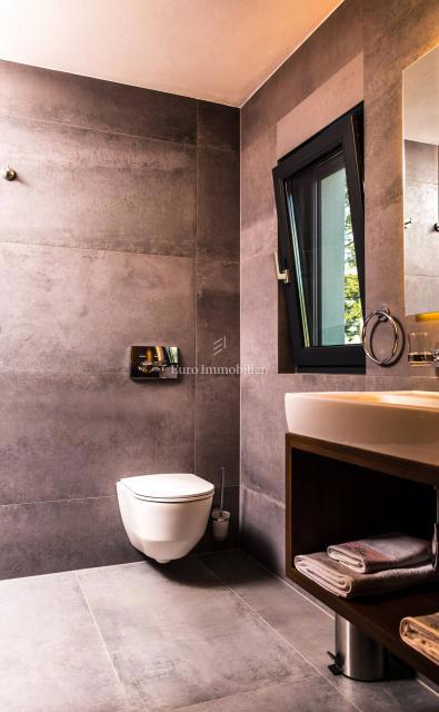 Vir, villa urbana con piscina