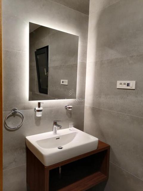 Vir, villa urbana con piscina