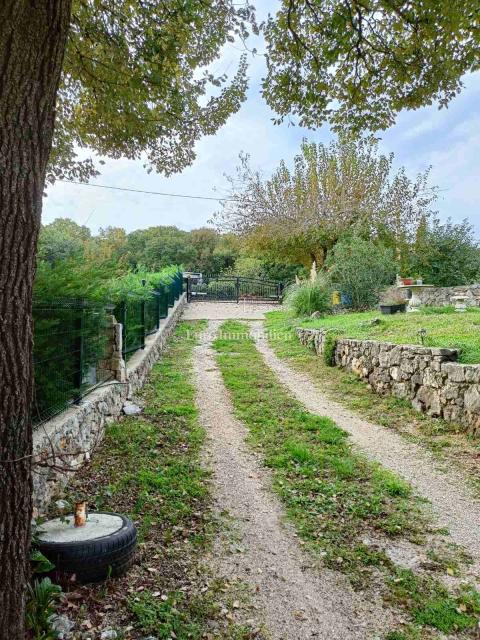 Isola di Krk, casa indipendente su un grande terreno