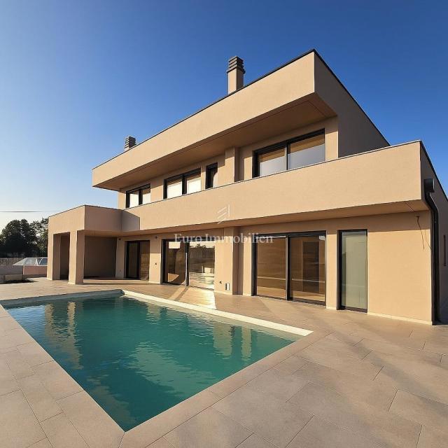 Parenzo - villa con piscina