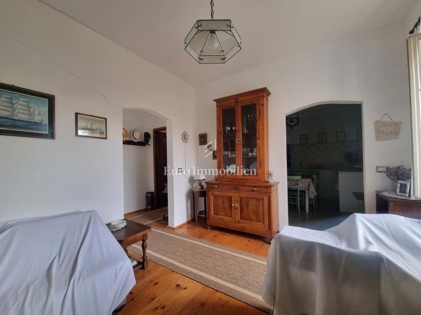 Poreč - casa in pietra con due appartamenti separati, vicino al mare