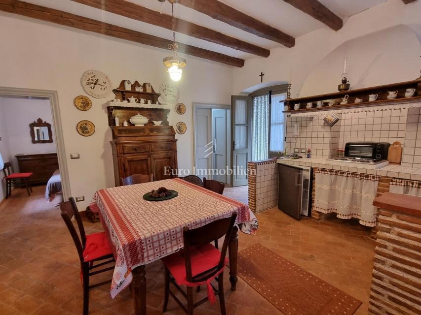 Poreč - casa in pietra con due appartamenti separati, vicino al mare