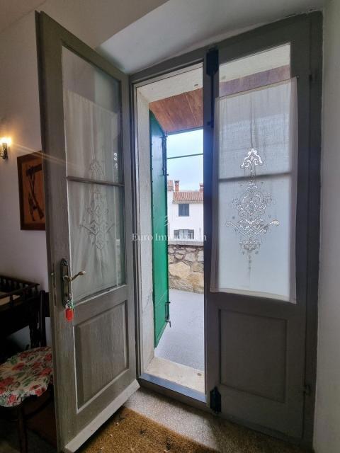 Poreč - casa in pietra con due appartamenti separati, vicino al mare
