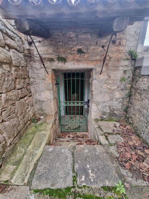 Poreč - casa in pietra con due appartamenti separati, vicino al mare