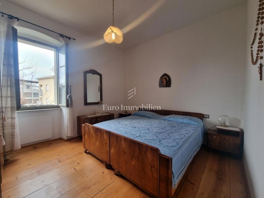 Poreč - casa in pietra con due appartamenti separati, vicino al mare