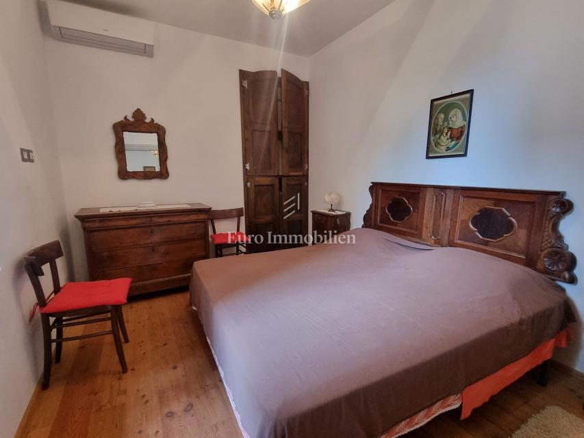 Poreč - casa in pietra con due appartamenti separati, vicino al mare