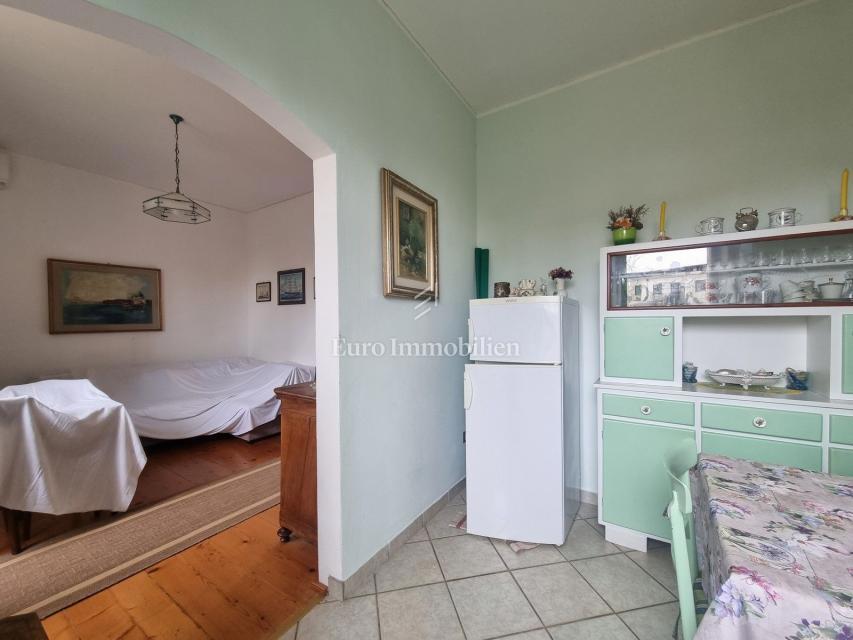 Poreč - casa in pietra con due appartamenti separati, vicino al mare