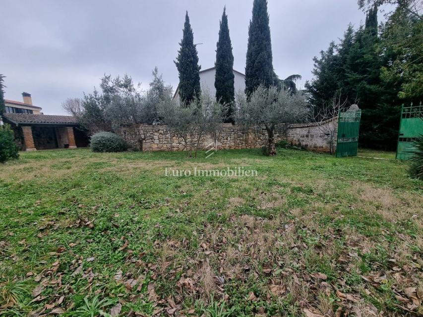 Poreč - casa in pietra con due appartamenti separati, vicino al mare