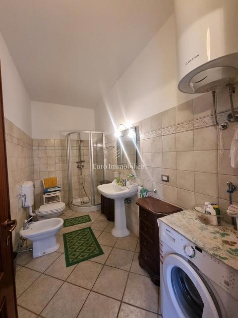 Poreč - casa in pietra con due appartamenti separati, vicino al mare