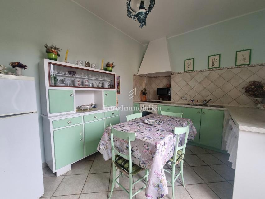 Poreč - casa in pietra con due appartamenti separati, vicino al mare