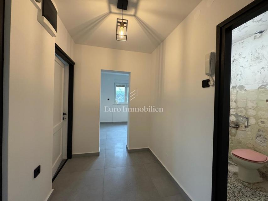 Labin - appartamento ristrutturato al primo piano con terrazza